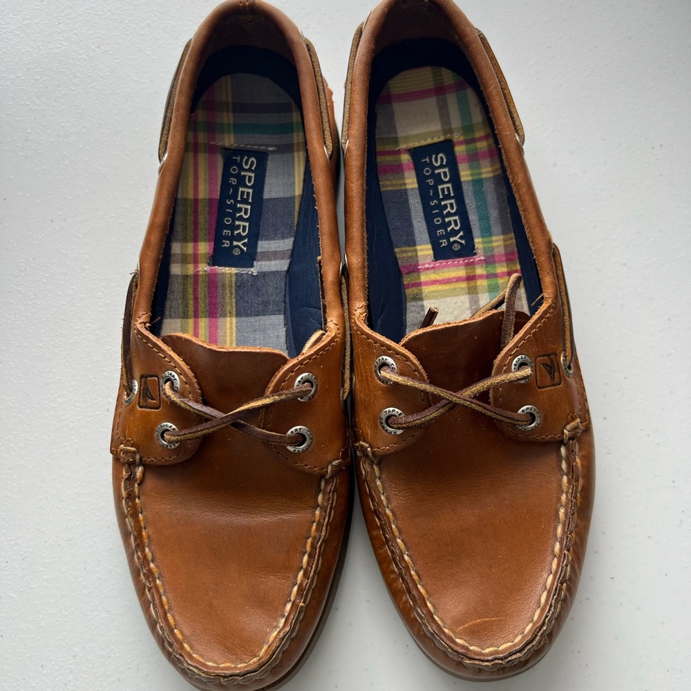 Sperry Brown Boat Shoes with Smooth Leather and Moccasin Construction